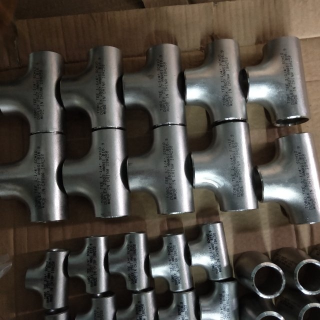 METAL Wytwórca Nikel 90/10 Wyroby rurowe UNS C70600 UNS C71500 Miedź równa krzyżówka 4